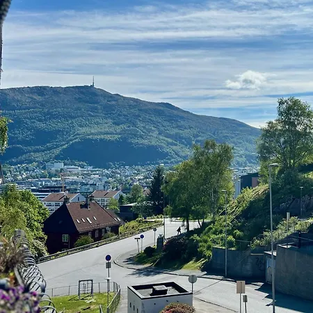 Modern With Sea View Leilighet